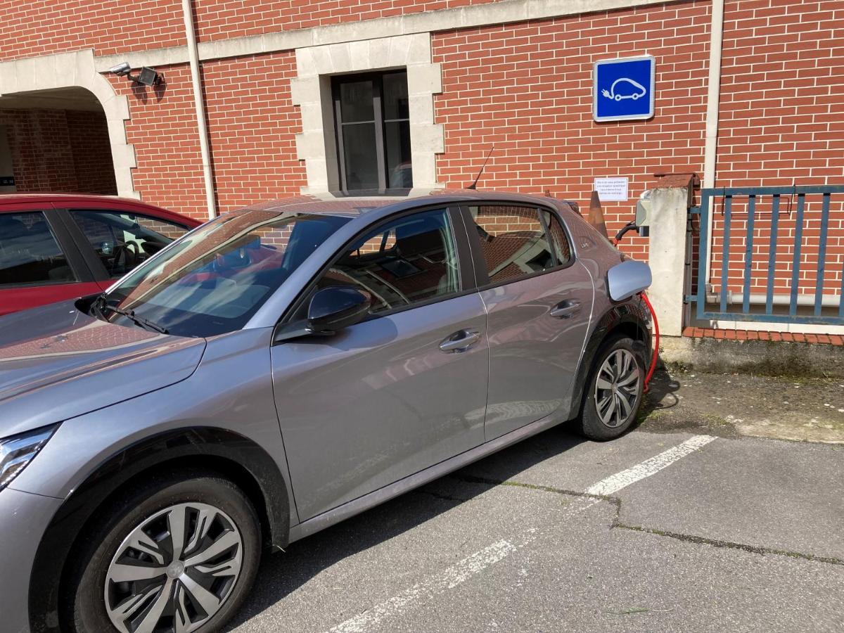 Cit'Hotel - Hotel Le Cedre Noyon Eksteriør bilde